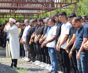 Kazada vefat eden 7 kişiden 5’i İzmir’de toprağa verildi