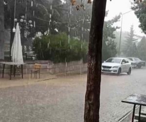 Aksaray’da sağanak yağmur etkisini sürdürüyor