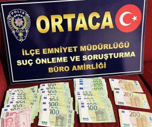 Kuyumcudan döviz çalan turist yakalandı