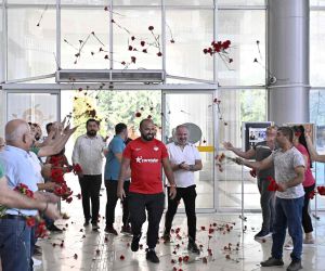 Türkiye Yağlı Güreş Ligi’nin ilk şampiyonu Orhan Okulu’ya coşkulu kutlama