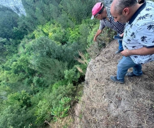 Bolu’da akıl almaz olay, bacağından bıçaklayıp dereye attı