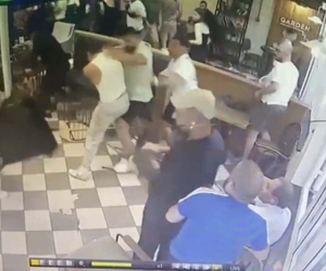 Nişantaşı’nda fenomenlerin tekme ve yumruklu kavgası kamerada: Masa ve sandalyeler havada uçuştu