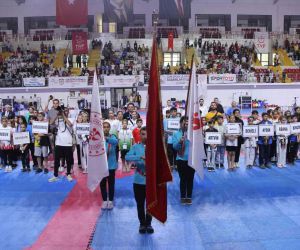 Minikler Türkiye Tekvando Şampiyonası’nın açılış seremonisi yapıldı