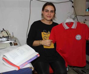 Hem terzilik yapıyor hem KPSS’ye hazırlanıyor: Şehit ve gazi çocuklarına okul kıyafetleri ücretsiz