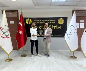KPSS Türkiye birincisi Van Büyükşehir Belediyesi Sürekli Eğitim Merkezinden