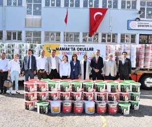 Mamak Belediyesi, okullara boya desteğinde bulundu