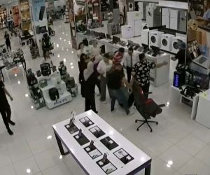 Isparta’da mağaza çalışanları ile müşteri çift arasında kavga