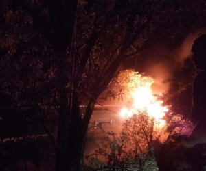 Elazığ’da tırın dorsesi alev alev yandı, patlama sesleri korkuttu