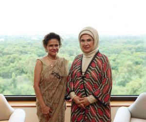 Emine Erdoğan, Earth Foundation’ın Başkanı Bhagat ile görüştü