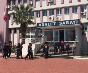 Korsan taksilerle göçmen kaçaklığı operasyonunda 6 tutuklama