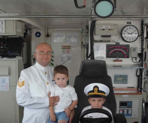 TCG Burgazada ve TCG Osmangazi gemileri İzmir’de ziyarete açıldı