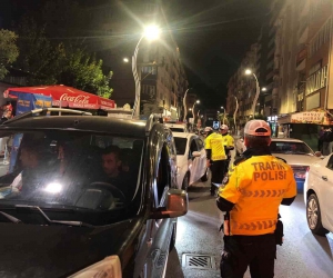 Bolu’da polis, gece saatlerinde rahatsızlık veren sürücülere göz açtırmıyor