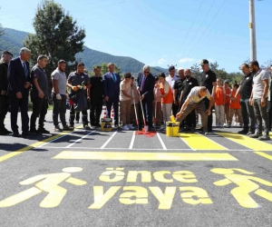 Vali Aslan öğrencilerle boya yaptı