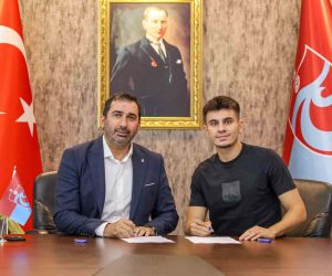 Trabzonspor, Süleyman Cebeci ile 4 yıllık sözleşme imzaladı