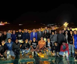 Başkan Pekmezci, yabancı öğrencileri Bamsı Beyrek Seyir Terasında ağırladı