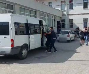 Konya’da uyuşturucu tacirlerine operasyon: 6 kilo eroin, binlerce hap ele geçirildi