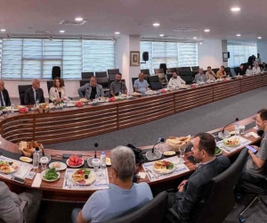 Rektör Levent ve Deprem Teknolojileri Enstitüsü Müdürü Özden basınla bir araya geldi