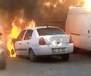 Edremit’te park halindeki araç alev alev yandı