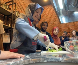 Bakan Göktaş, Ankara’da Gastro Akademi’yi ziyaret etti
