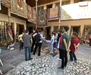 Yeni kayıt yaptıran İmam Hatip Lisesi öğrencilerine kültür gezisi