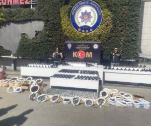 İstanbul’da silah atölyelerine operasyon: Çok sayıda silah ve 2 bini aşkın silah üretecek parça ele geçirildi
