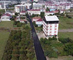 Tekkeköy’de sıcak asfalt çalışmaları sürüyor