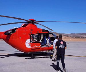 Bingöl’de ambulans helikopter yaşlı adam için havalandı