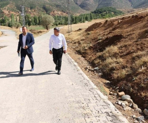 Kaymakam Özçelik, kilit parke taşı çalışmalarını inceledi