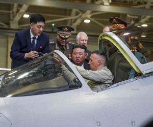 Kuzey Kore lideri Kim’den Rusya’da savaş ve sivil uçaklarının üretildiği fabrikalara ziyaret