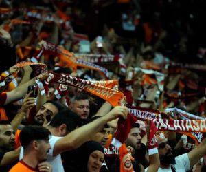 Galatasaray - Samsunspor maçını 43 bin 413 seyirci izledi