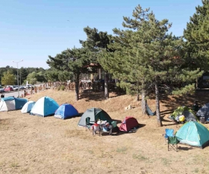 Spil Dağı’nda arama kurtarma derneklerine motivasyon kampı