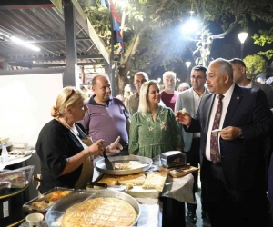 AK Parti İl Başkanı Çetin GastroANTEP stantlarını gezdi