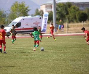 UYAFA Ağrı Dağı Cup Futbol Turnuvası’nın şampiyonu Diyarbakır oldu