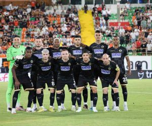 Trednyol Süper Lig: Corendon Alanyaspor: 2 - Kasımpaşa: 1 (İlk yarı)