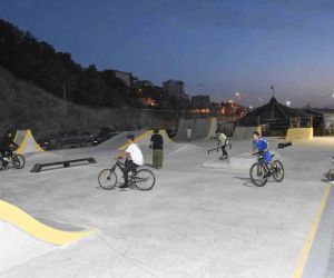 Büyükşehir’den, Bandırma’ya deniz manzaralı Skate Park