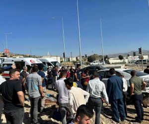 Şırnak’ta freni boşalan pikap kaza yaptı: 7 yaralı
