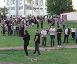 Yangını film izler gibi izlediler