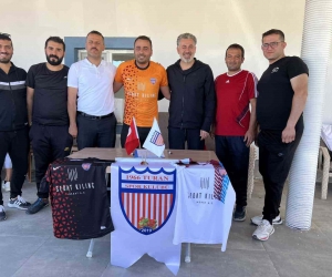At üzerinde sözleşme imzaladı
