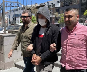 15 yaşındaki oğlunun öldürdüğü kadının davası ertelendi
