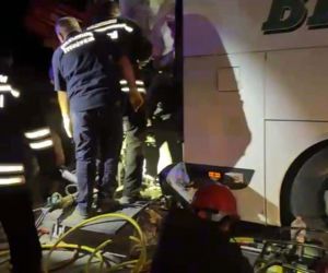 Erzurum’da yolcu otobüsü traktör römorkuna çarptı: 2 ölü, 14 yaralı