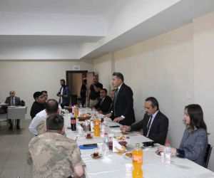 Hizan’da gaziler onuruna yemek programı düzenlendi
