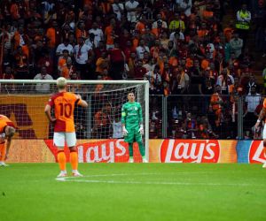 UEFA Şampiyonlar Ligi: Galatasaray: 0 - Kopenhag: 1 (İlk yarı)