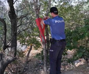 Polis yangında Türk bayrağını alevlere teslim etmedi