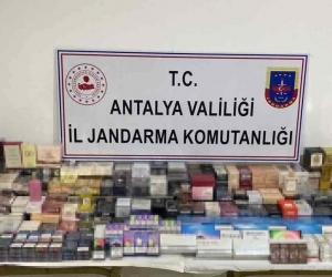 Antalya’da kaçak sigara operasyonu: 3 gözaltı