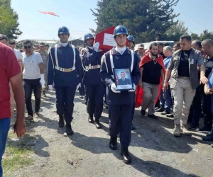 Uyuşturucu operasyonunda şehit olan Bozkurt, son yolculuğuna uğurlandı