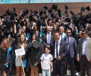 Ayvalık’ta 145 eğitim fidanına 800 liralık burs