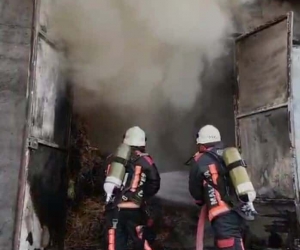 Battalgazi’de çıkan yangında tonlarca saman küle döndü