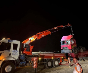 Nusaybin’de iki tır çarpıştı: 2 yaralı
