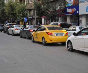  Vatandaşlar Eskişehir’deki trafik sorununa çözüm bulunmasını bekliyor