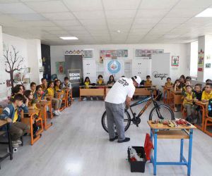 Konya Büyükşehir okullarda bisiklet tamir ve bakım eğitimleri veriyor